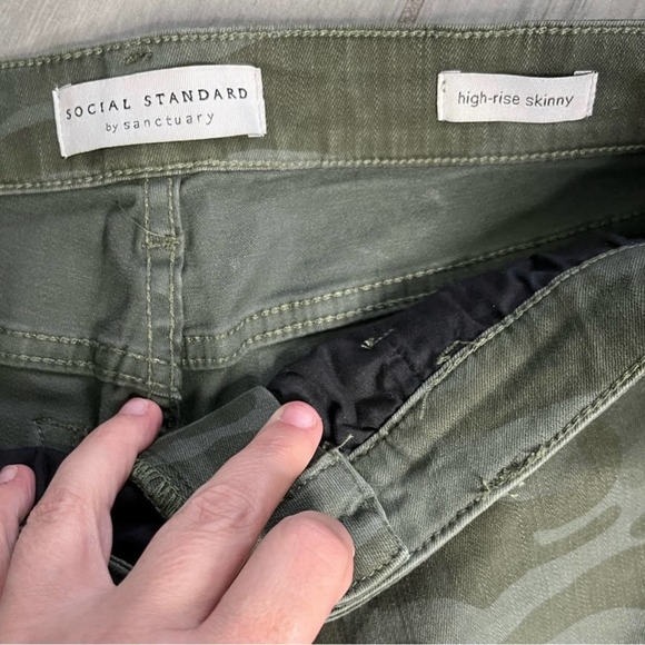 Social Standard by Sanctuary green camo high rise skinny jeans size 8/29 - Picture 4 of 7